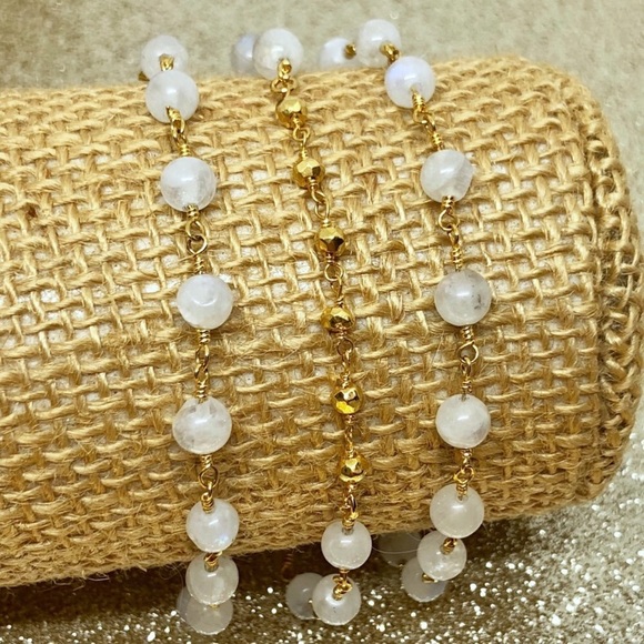 🎉6XHP🎉 Moonstone Bracelets - Picture 2 of 5